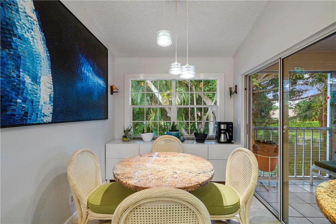 17262 Boca Club Boulevard, Unit 2403 Boca Raton, FL 33487 - Photo 8 of 27 Eat-in Kitchen area