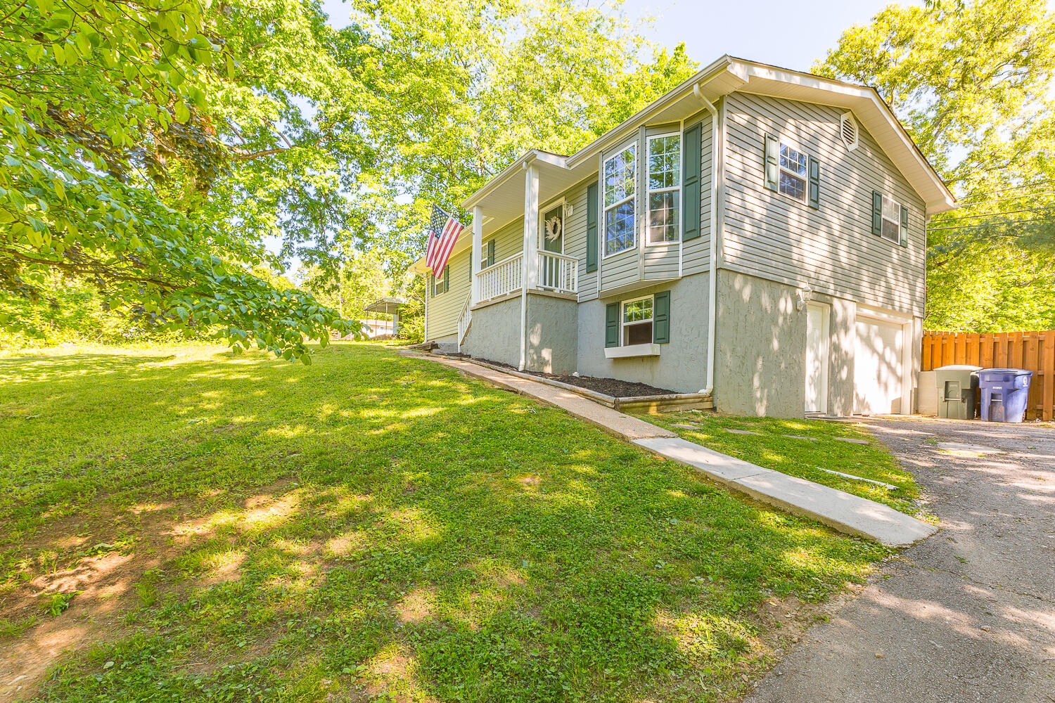 547 Gadd Road Hixson, TN 37343 - Photo 2 of 32 547 Gadd Road HD_-4