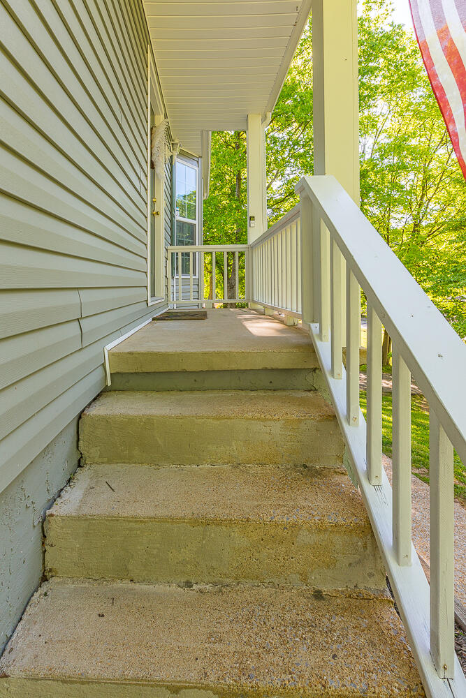 547 Gadd Road Hixson, TN 37343 - Photo 4 of 32 547 Gadd Road HD_-16
