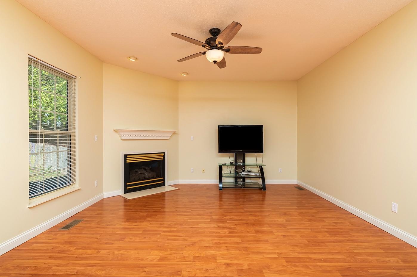 111 Capital Circle Oak Ridge, TN 37830 - Photo 4 of 32 4