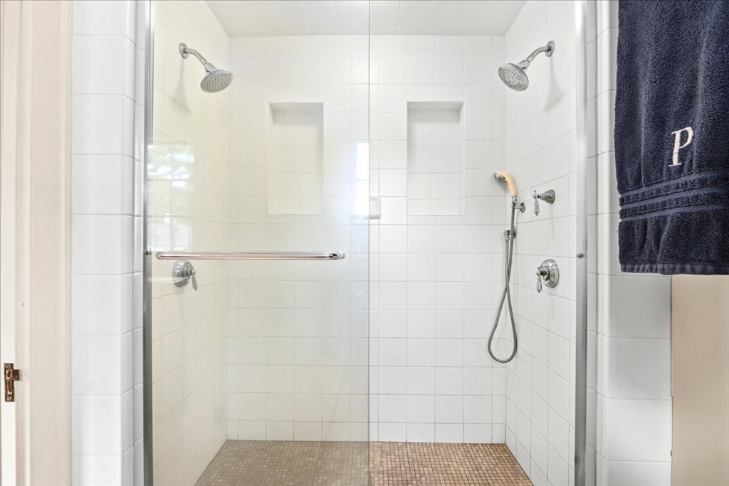 40 Westwood Drive Worcester, MA 01609 - Photo 23 of 42