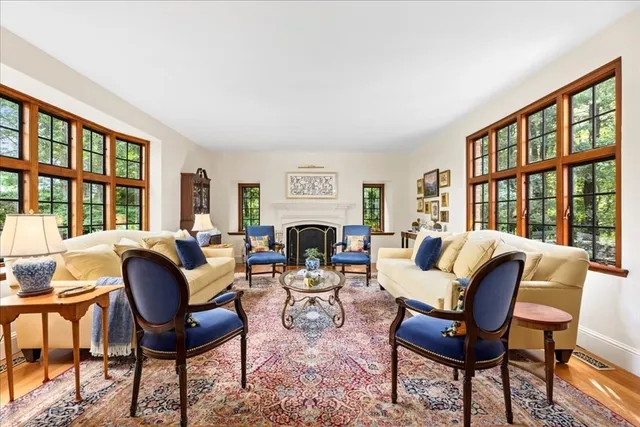 $1,250,000 | 40 Westwood Drive, Worcester, MA 01609