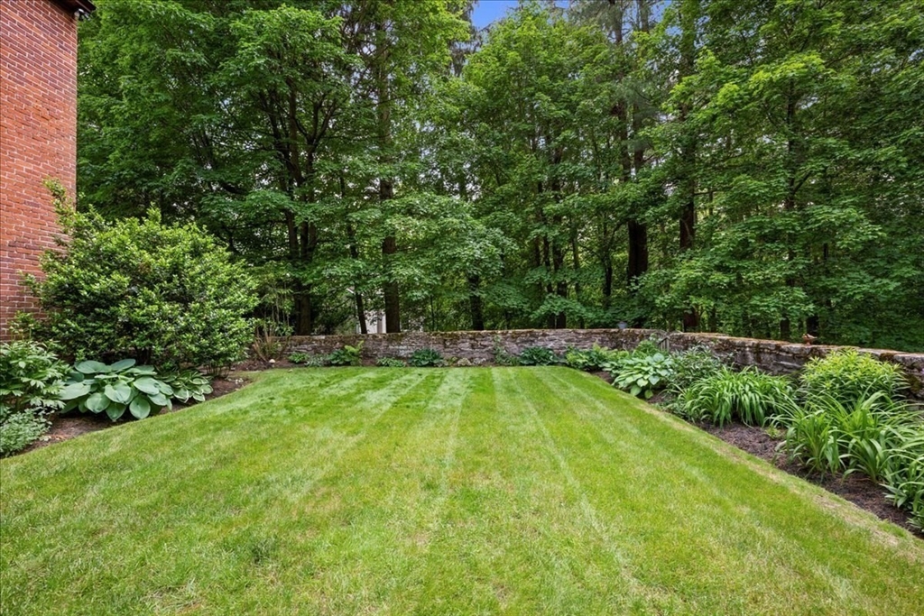 40 Westwood Drive Worcester, MA 01609 - Photo 36 of 42