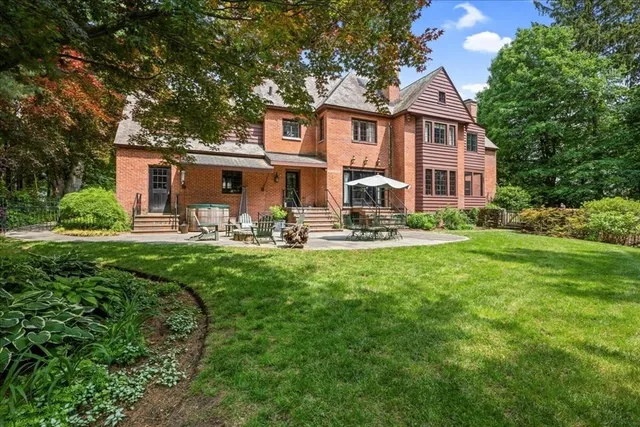 $1,250,000 | 40 Westwood Drive, Worcester, MA 01609