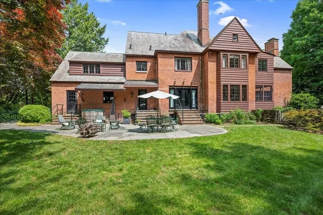 $1,250,000 | 40 Westwood Drive, Worcester, MA 01609
