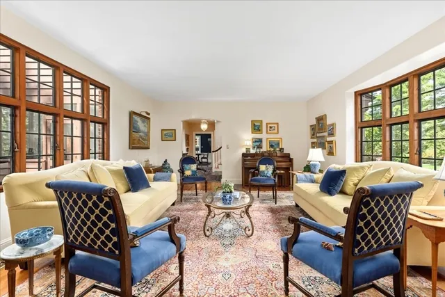 $1,250,000 | 40 Westwood Drive, Worcester, MA 01609