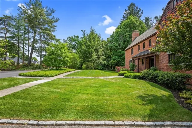 $1,250,000 | 40 Westwood Drive, Worcester, MA 01609