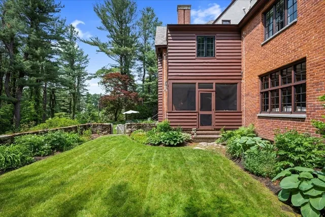$1,250,000 | 40 Westwood Drive, Worcester, MA 01609