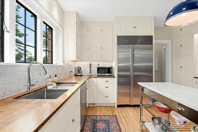 $1,250,000 | 40 Westwood Drive, Worcester, MA 01609