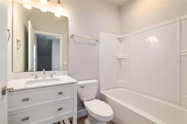 $3,180 | 622 Northwest 3rd Avenue, Gainesville, FL 32601