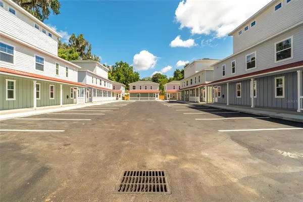 $3,180 | 622 Northwest 3rd Avenue, Gainesville, FL 32601