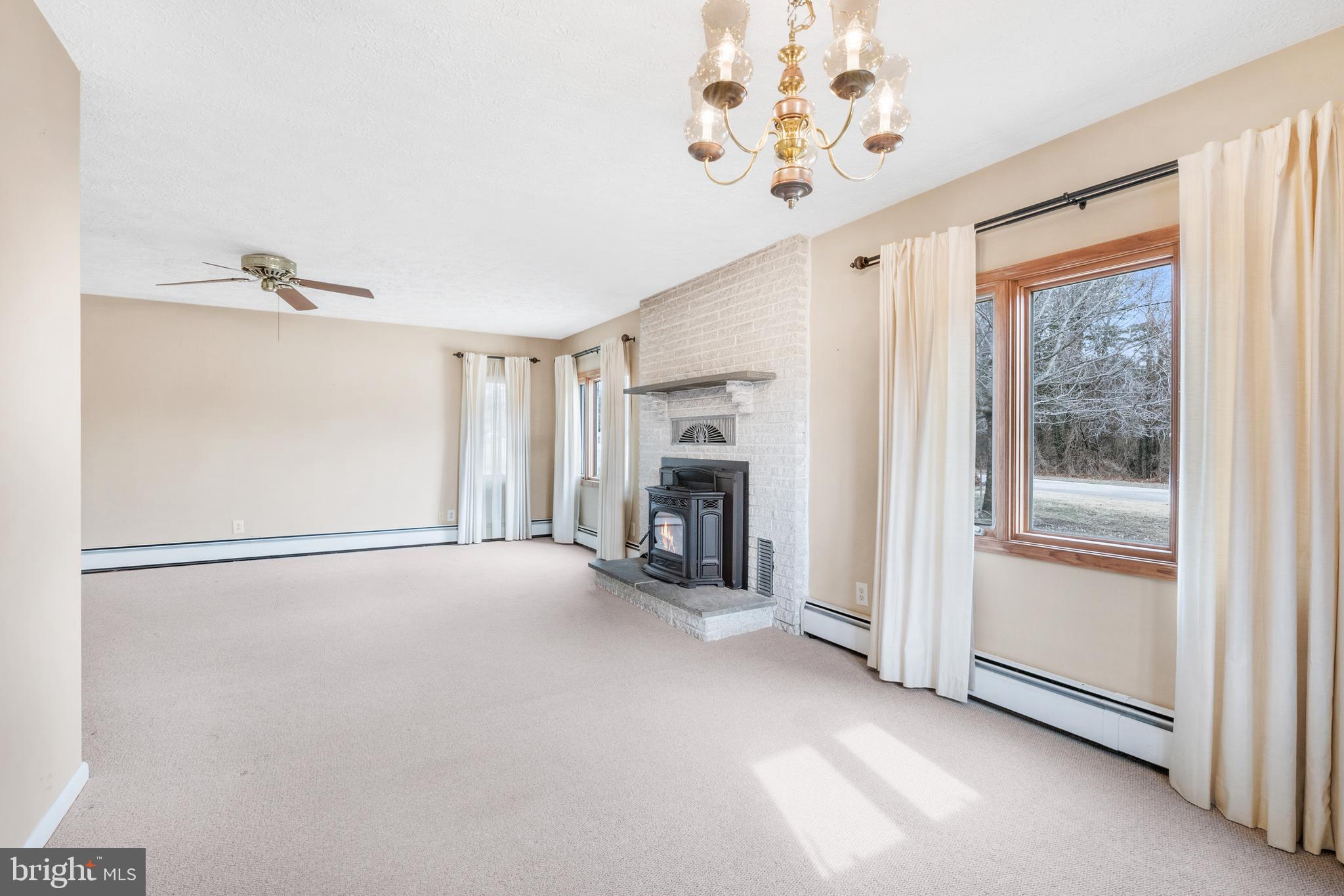 4186 Carrs Ridge Road Edgewater, MD 21037 - Photo 4 of 28 Gallery Image 4