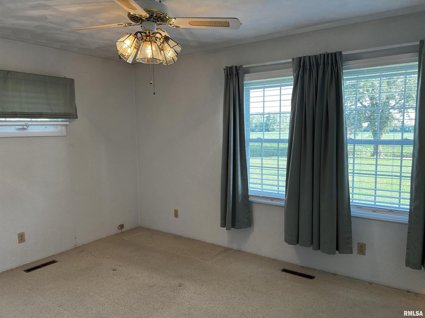 210 West Fifth Street St. Peter, IL 62880 - Photo 35 of 48