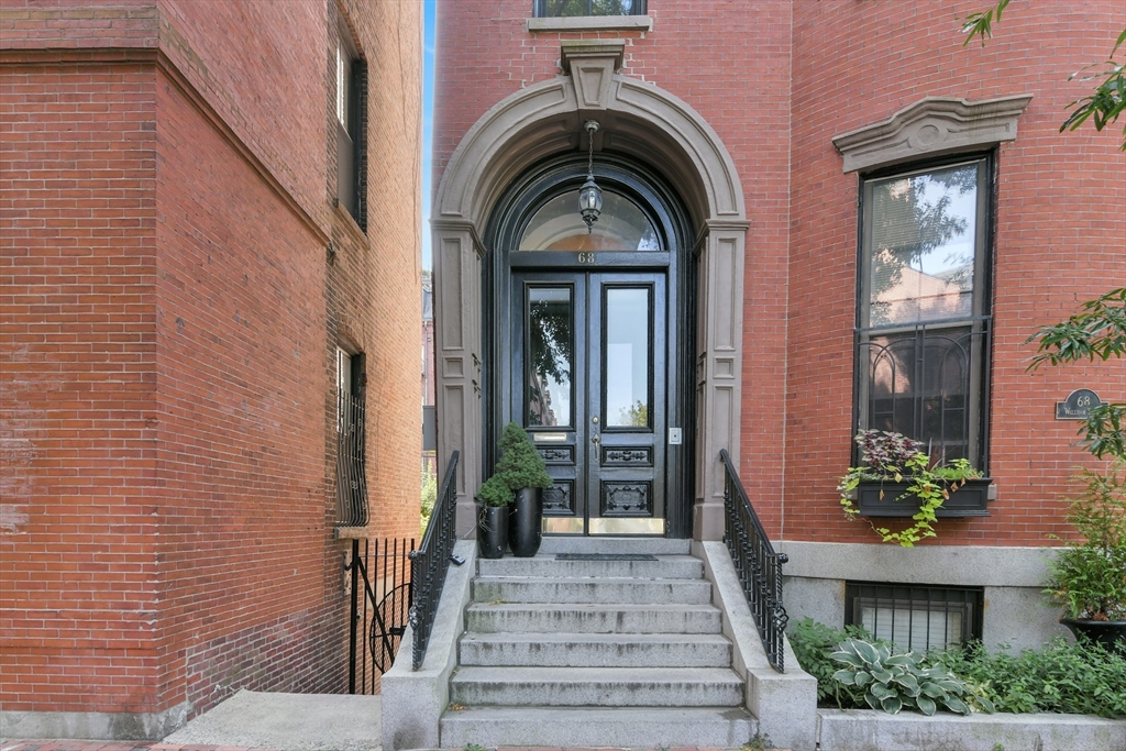 68 Waltham Street, Unit 3 Boston, MA 02118 - Photo 20 of 21 a view of entrance door of house