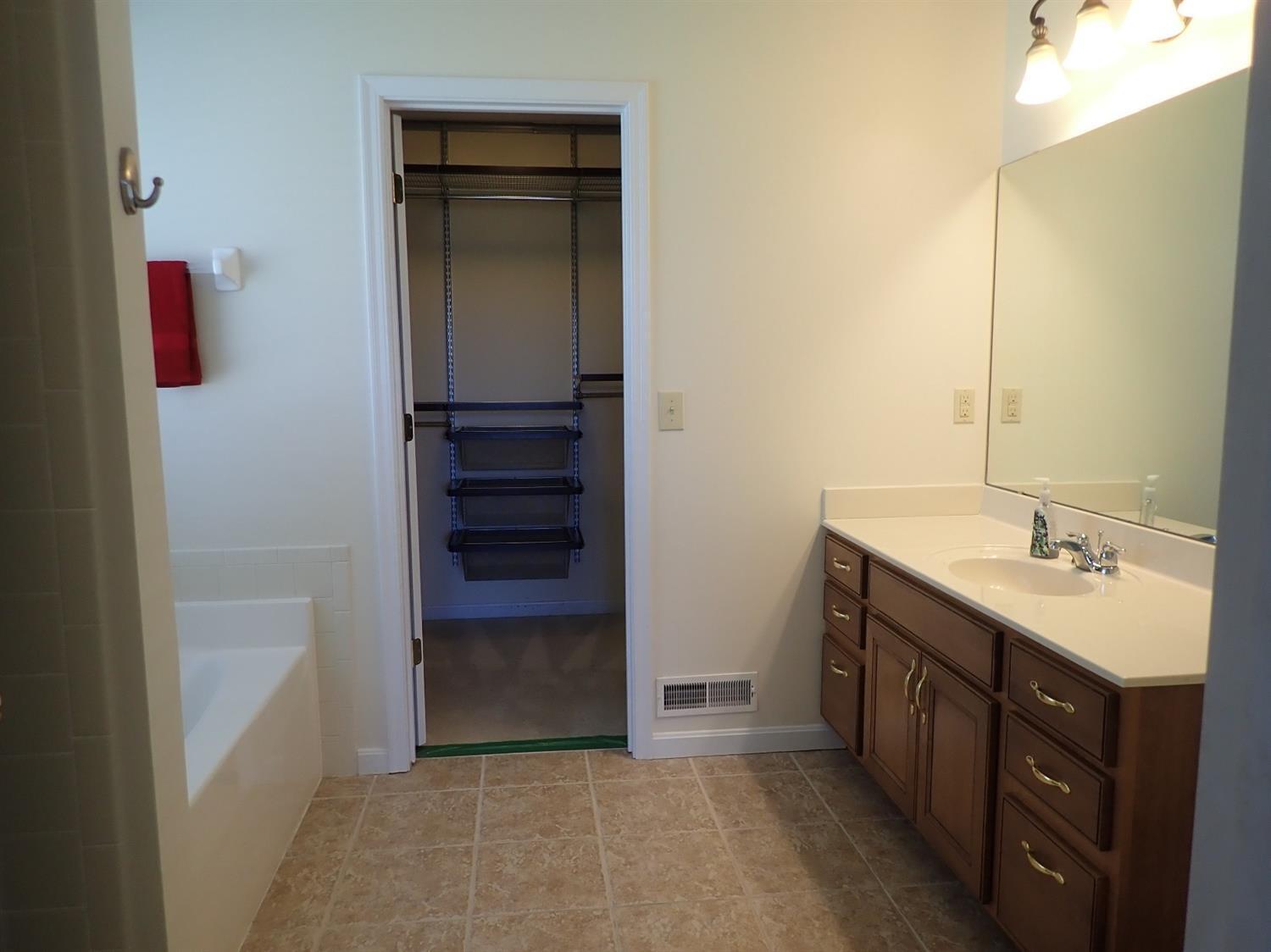 6305 SHOREACRES Court Hamilton, OH 45011 - Photo 14 of 31