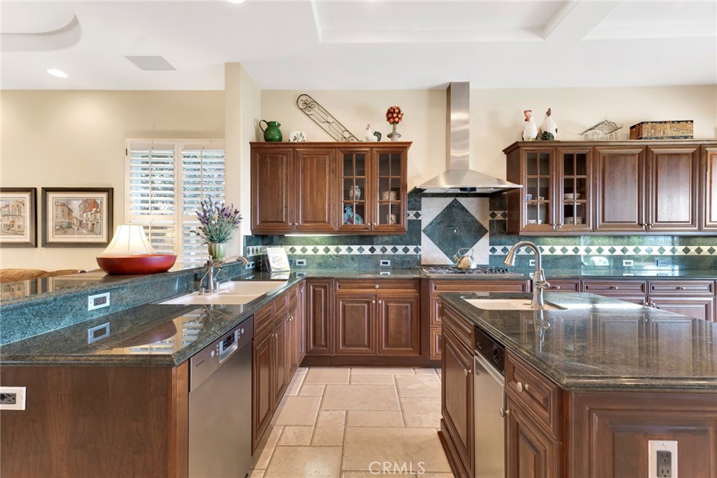 20130 Vía Medici Porter Ranch, CA 91326 - Photo 13 of 49