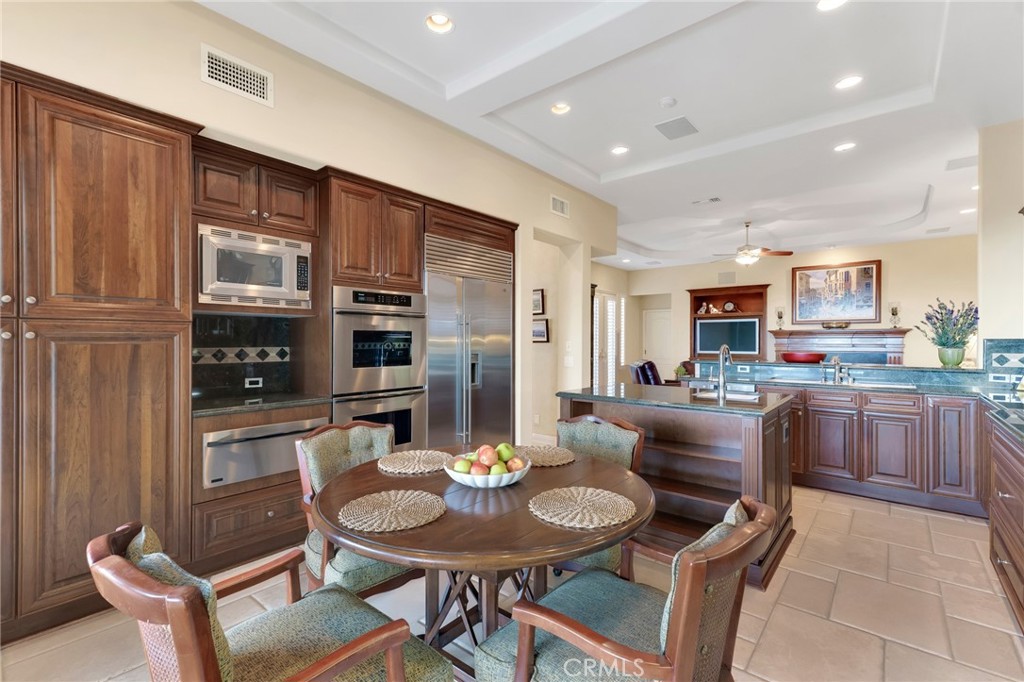 20130 Vía Medici Porter Ranch, CA 91326 - Photo 15 of 49