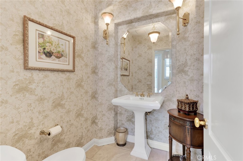 20130 Vía Medici Porter Ranch, CA 91326 - Photo 20 of 49