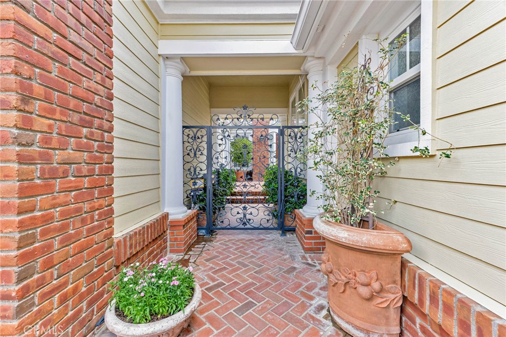 20130 Vía Medici Porter Ranch, CA 91326 - Photo 2 of 49