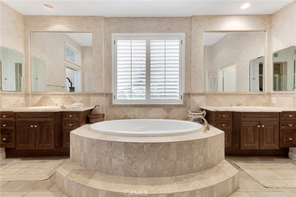 20130 Vía Medici Porter Ranch, CA 91326 - Photo 28 of 49