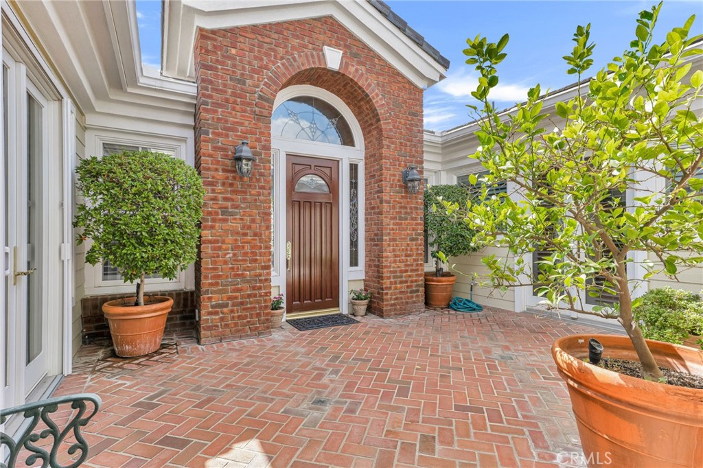 20130 Vía Medici Porter Ranch, CA 91326 - Photo 3 of 49