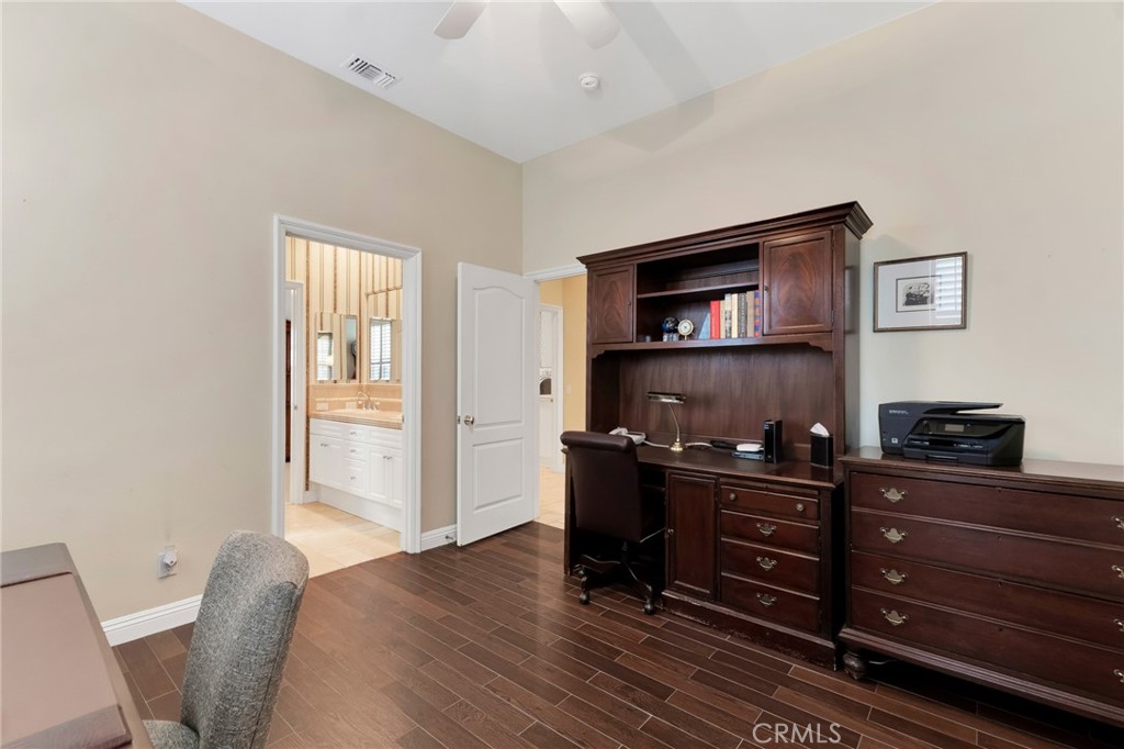 20130 Vía Medici Porter Ranch, CA 91326 - Photo 35 of 49