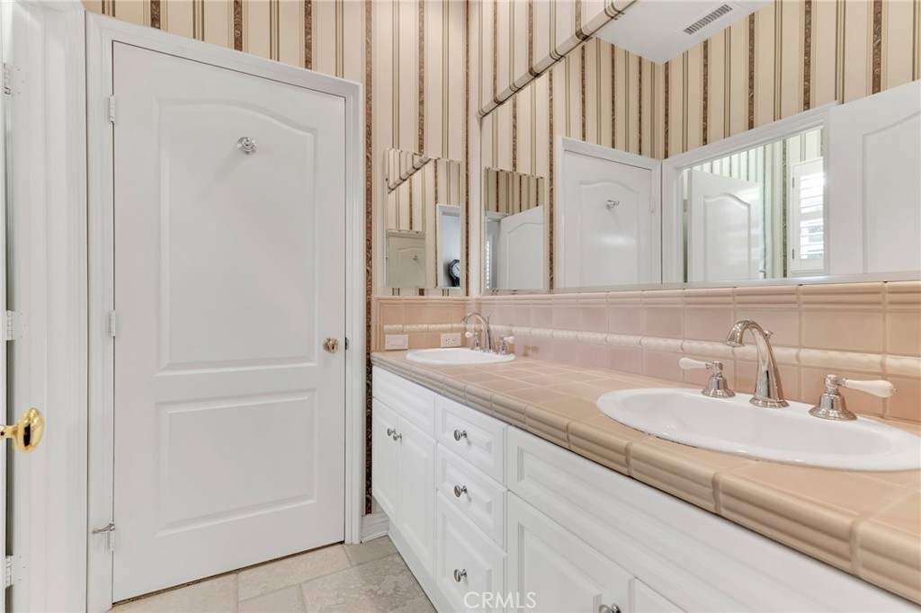 20130 Vía Medici Porter Ranch, CA 91326 - Photo 36 of 49