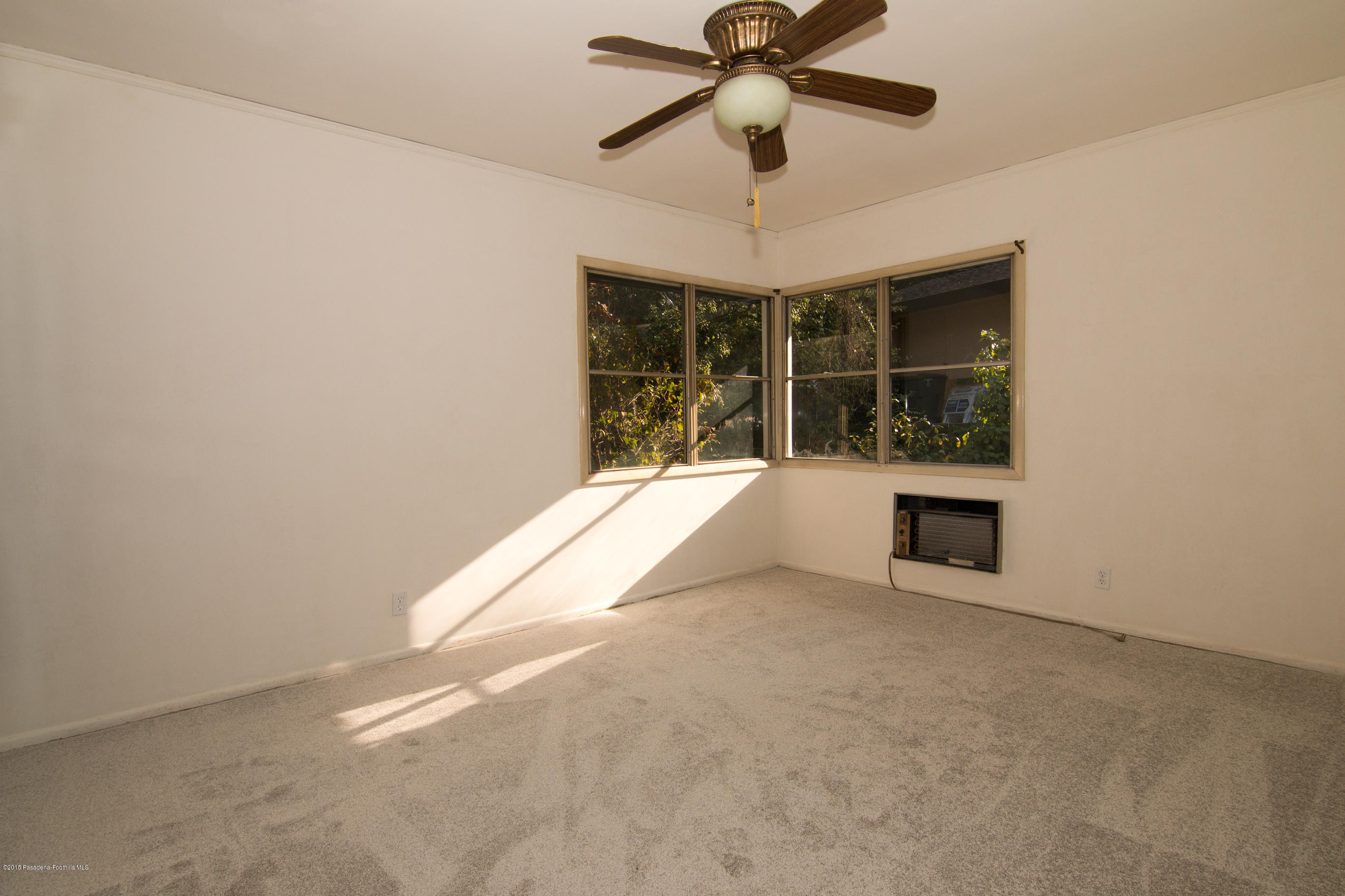 511 Whiting Woods Road Glendale, CA 91208 - Photo 11 of 23 marketing photos staged-6