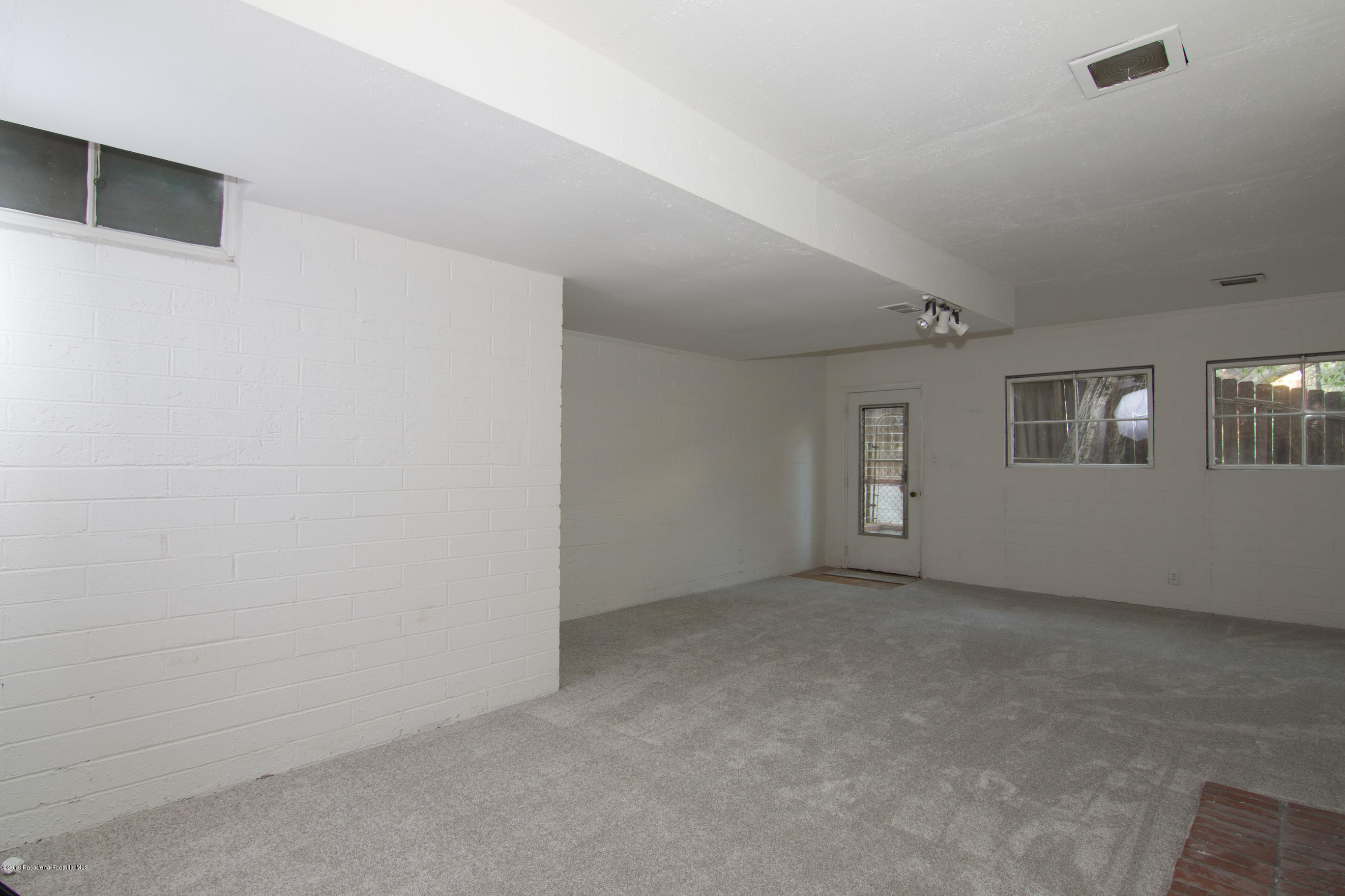 511 Whiting Woods Road Glendale, CA 91208 - Photo 15 of 23 marketing photos staged-13