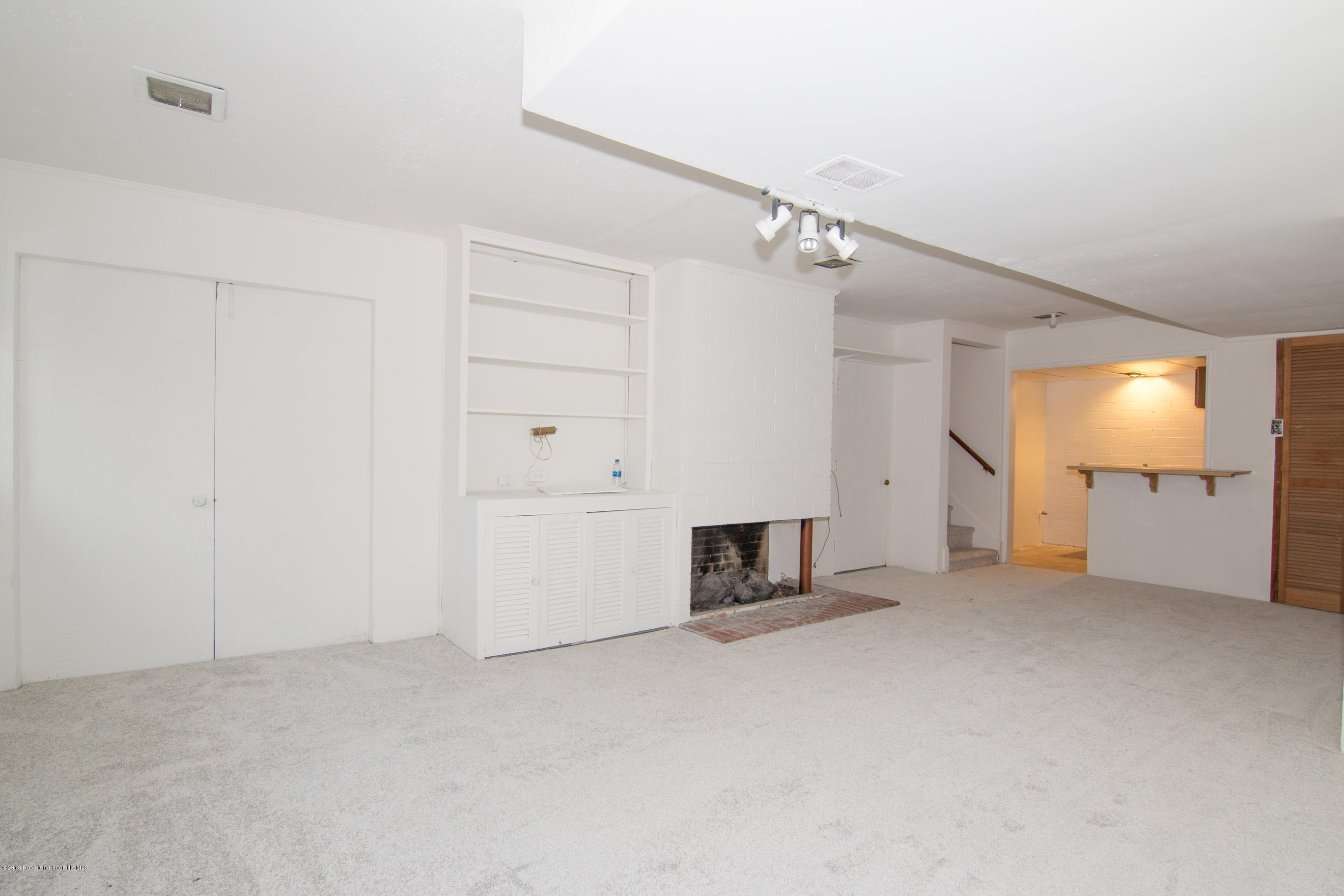 511 Whiting Woods Road Glendale, CA 91208 - Photo 16 of 23 marketing photos staged-14