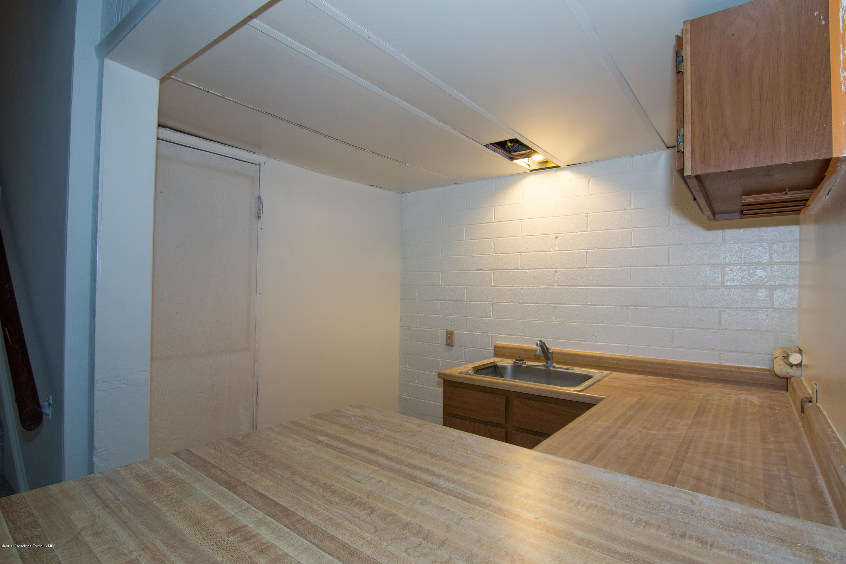 511 Whiting Woods Road Glendale, CA 91208 - Photo 17 of 23 marketing photos staged-15