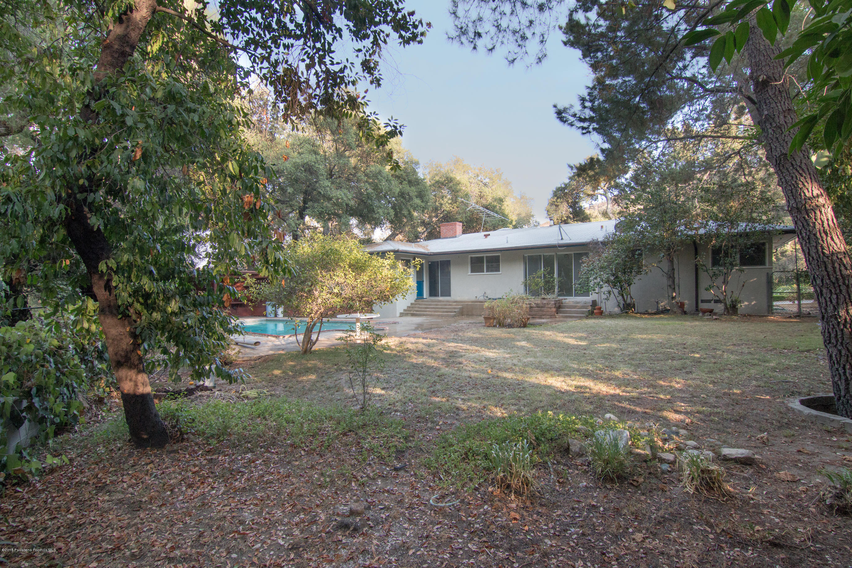 511 Whiting Woods Road Glendale, CA 91208 - Photo 19 of 23 marketing photos staged-18
