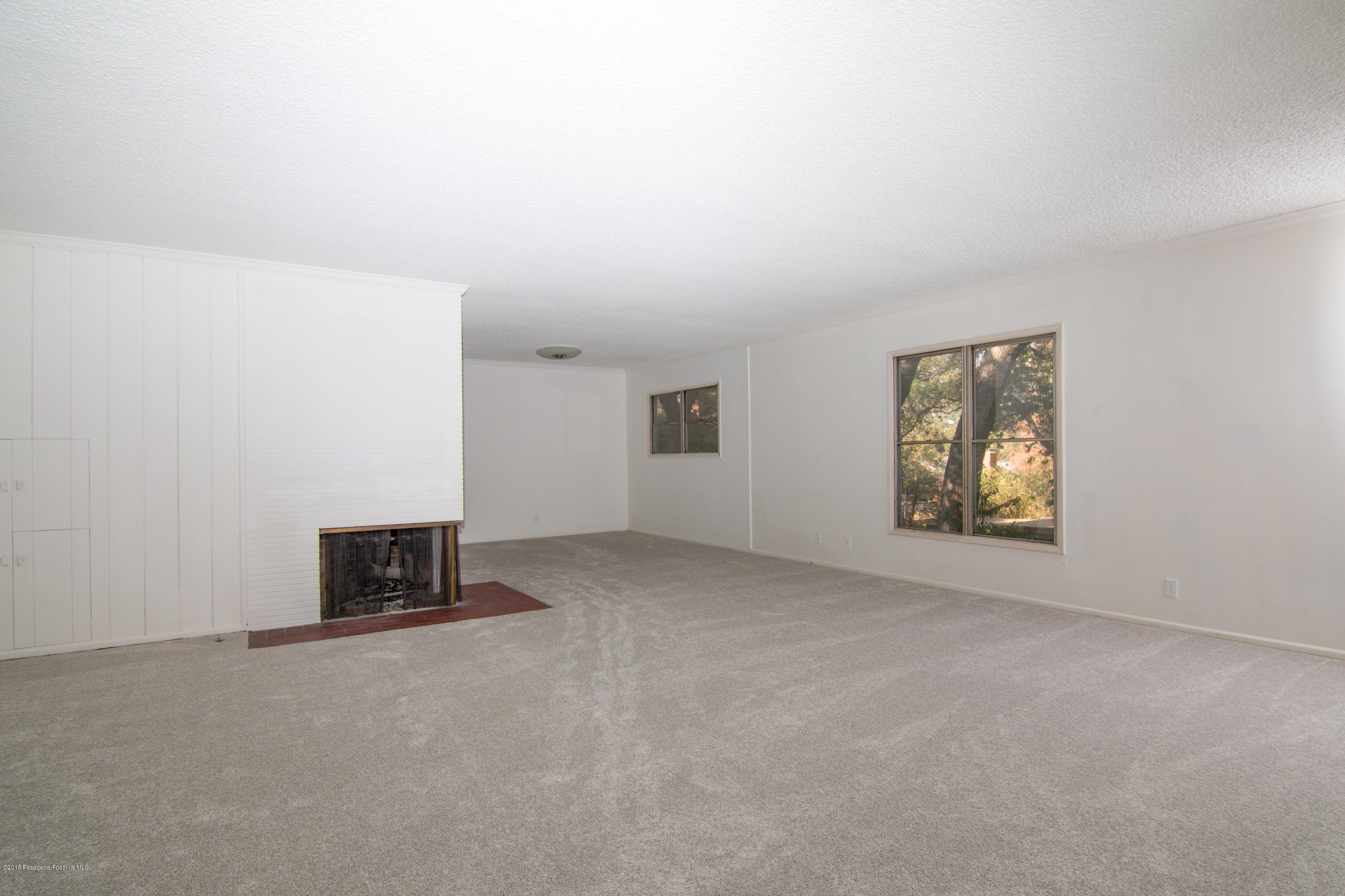 511 Whiting Woods Road Glendale, CA 91208 - Photo 3 of 23 marketing photos staged