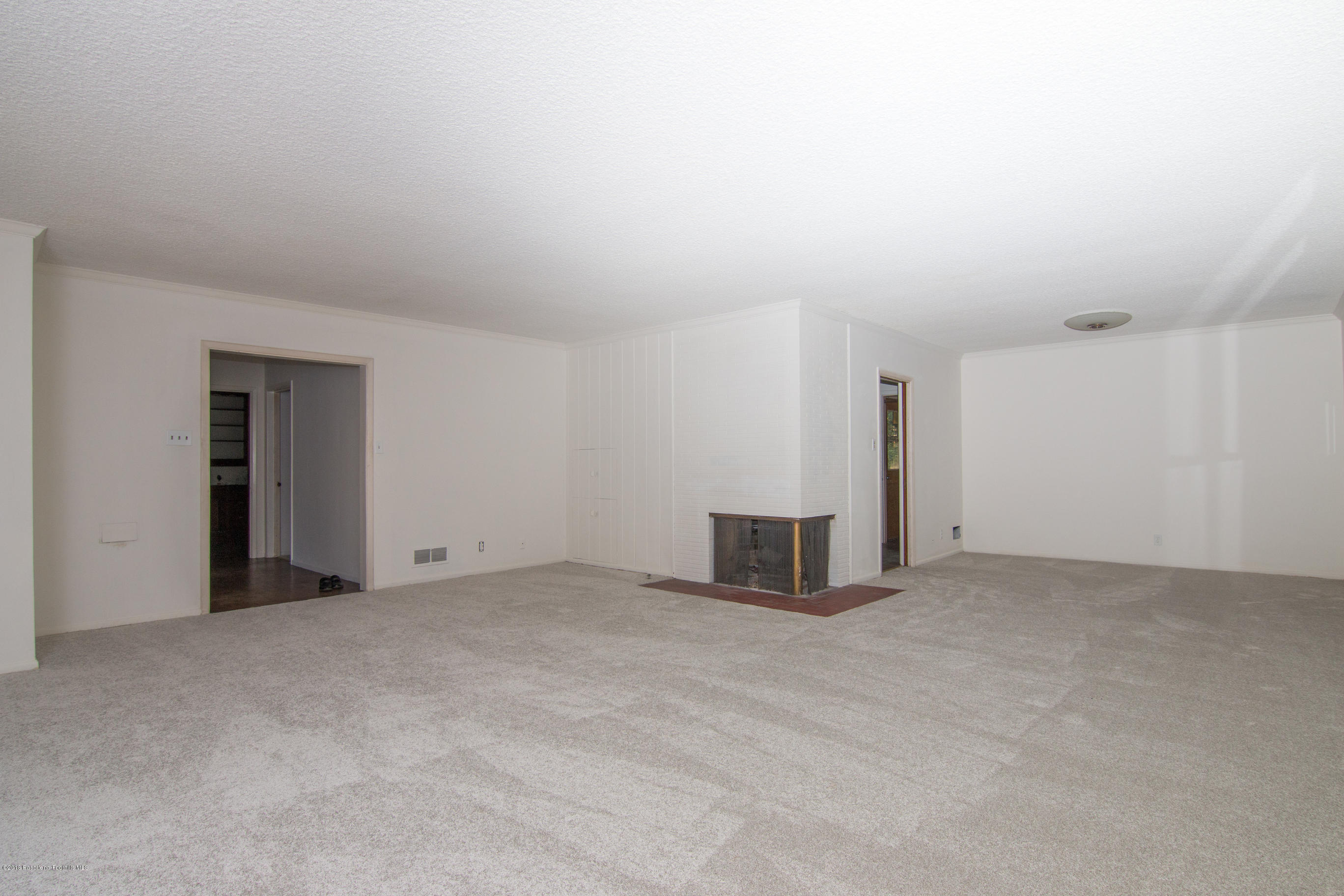 511 Whiting Woods Road Glendale, CA 91208 - Photo 4 of 23 marketing photos staged-2