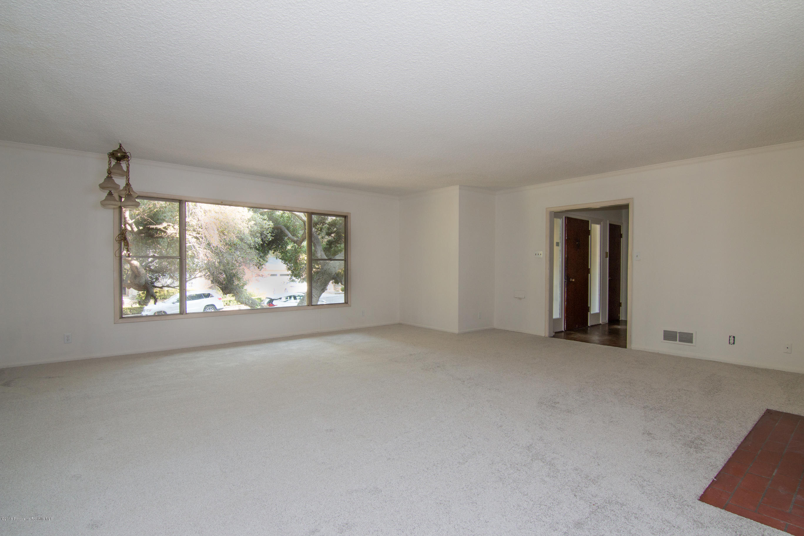 511 Whiting Woods Road Glendale, CA 91208 - Photo 5 of 23 marketing photos staged-3
