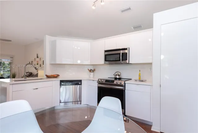 $4,000 | 4123 Sapphire Bend, Weston, FL 33331