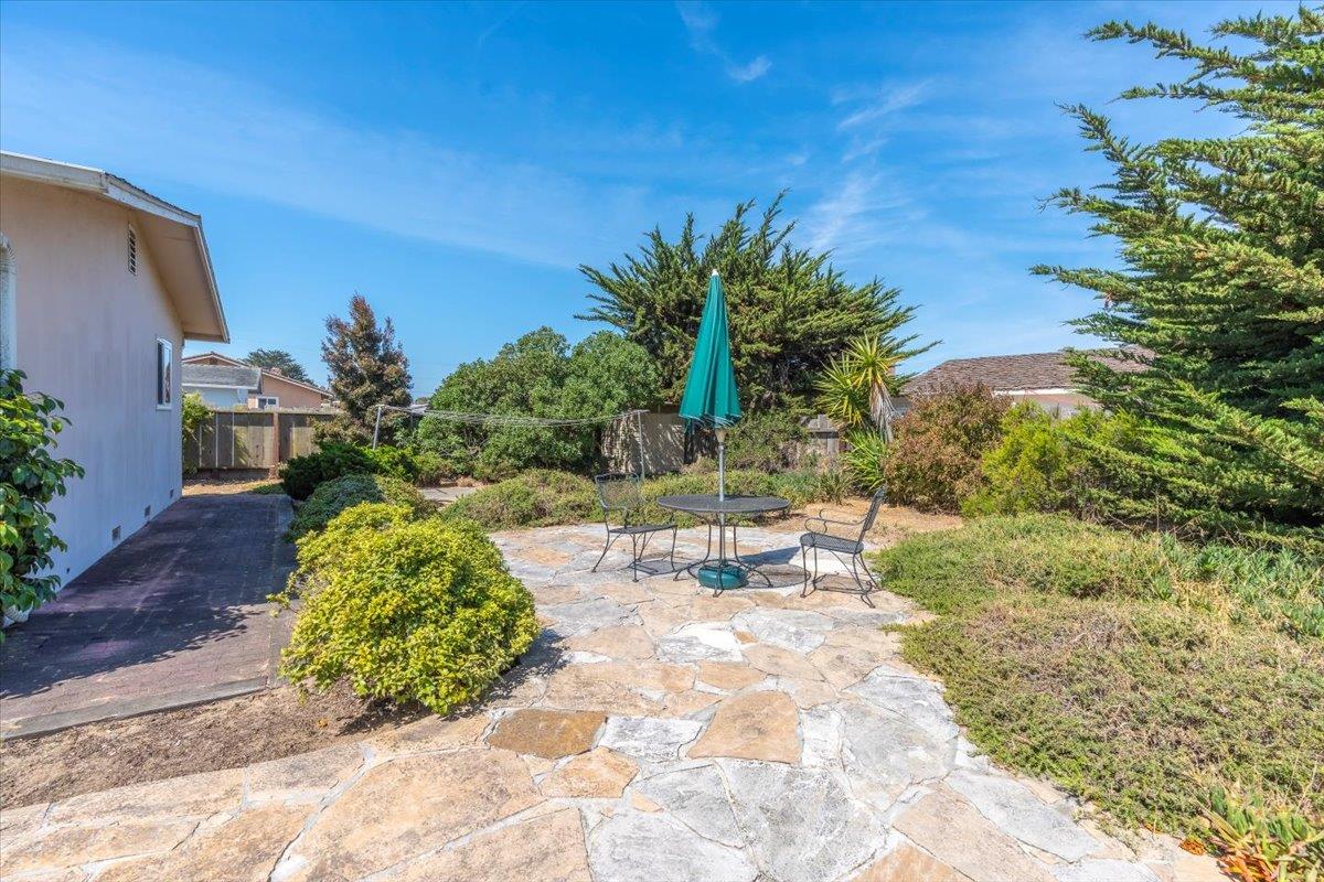 3111 Carmelo Circle Marina, CA 93933 - Photo 34 of 35 a view of a backyard with plants and patio