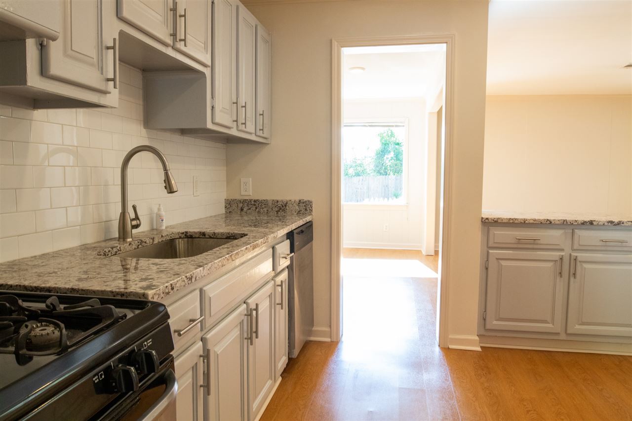1345 Ivy Road Memphis, TN 38117 - Photo 8 of 25