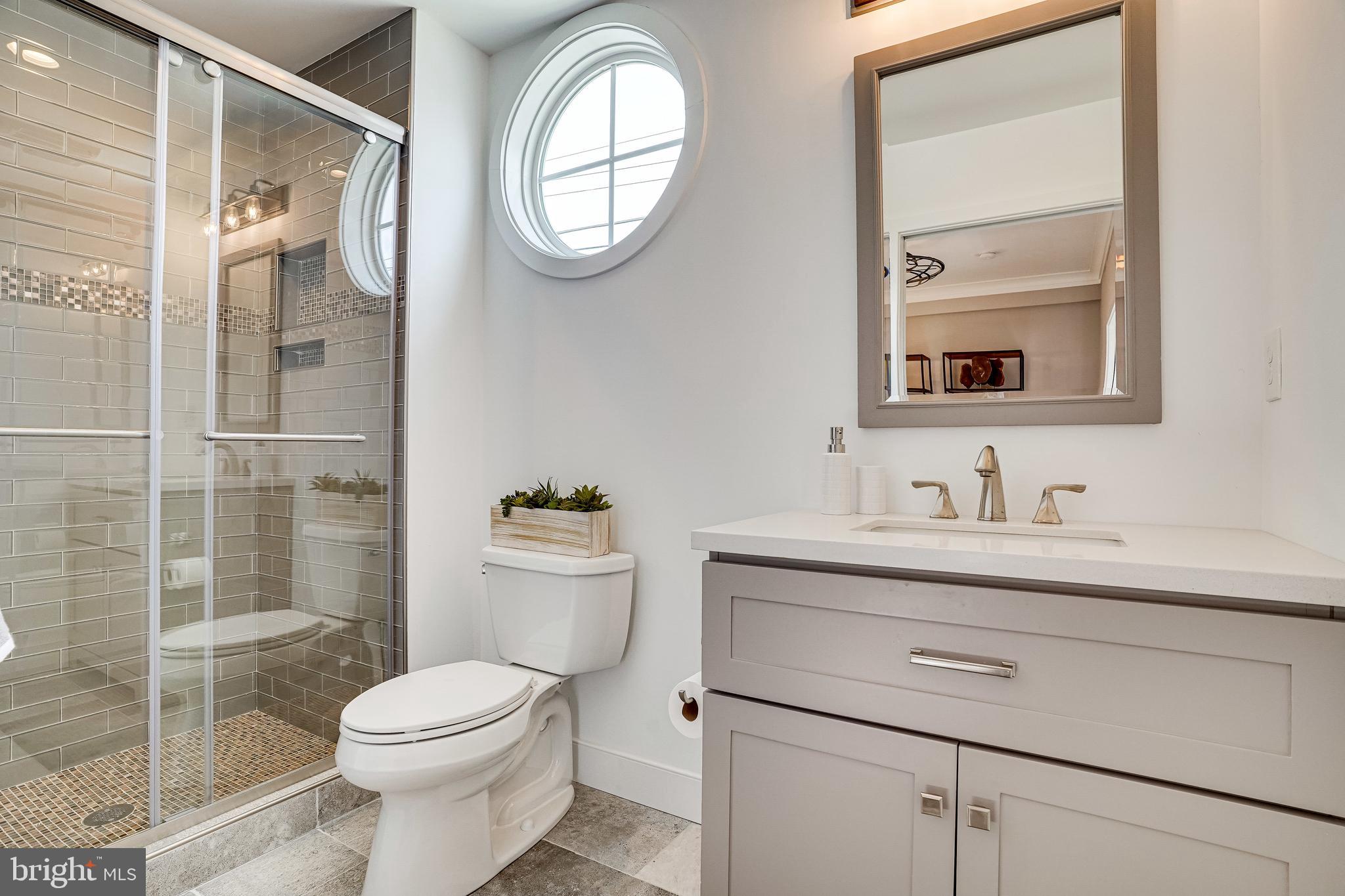 8008 Fort Hunt Road Alexandria, VA 22308 - Photo 11 of 50 full bath on main level