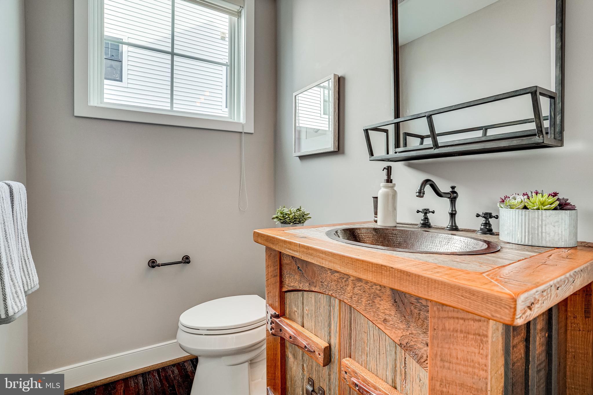 8008 Fort Hunt Road Alexandria, VA 22308 - Photo 17 of 50 half-bath on main level