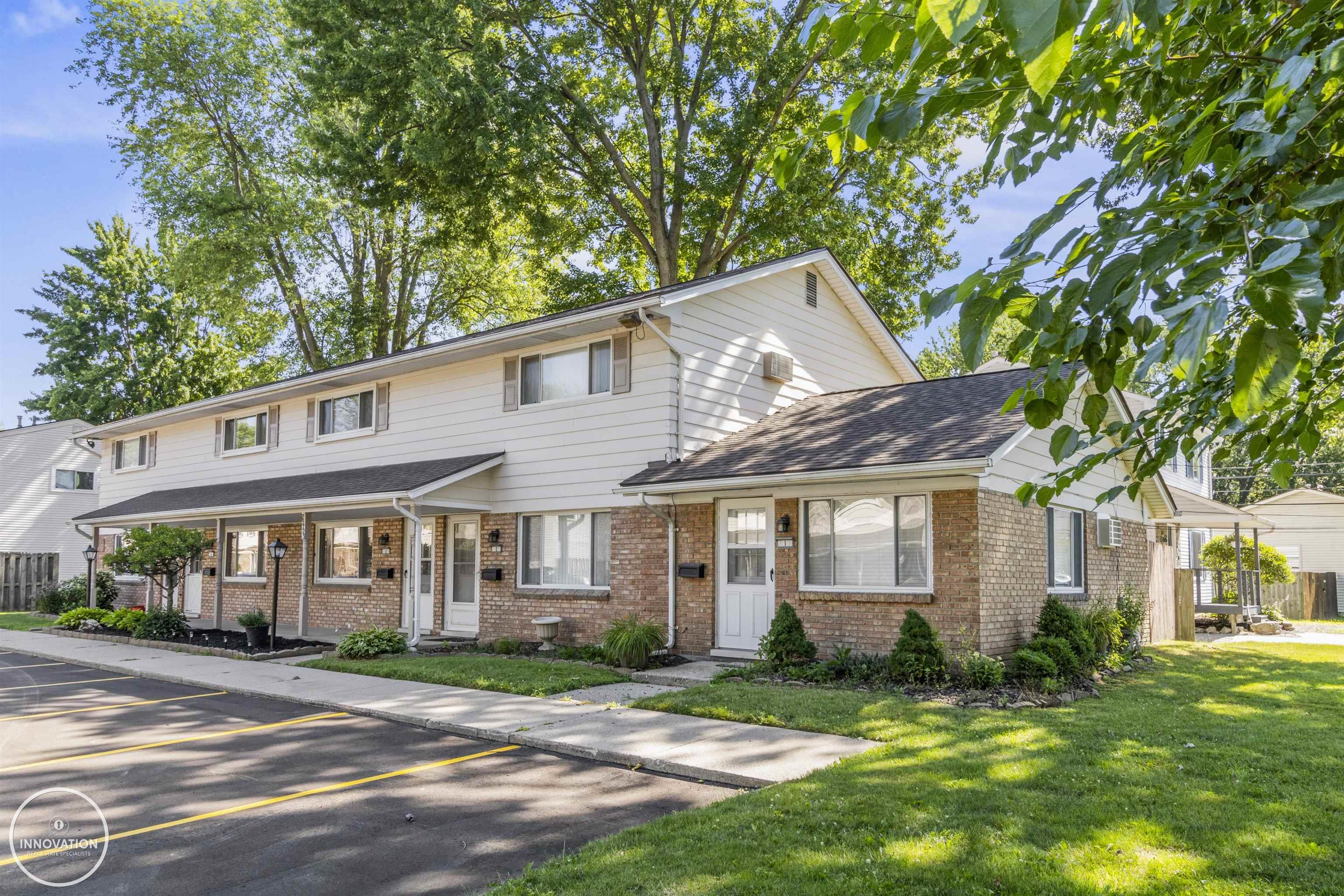 25725 South River Road Harrison Township, MI 48045 - Photo 5 of 29 50182481-be7417a0-09fc-4333-9c9f-117ce49cdda8.JPG