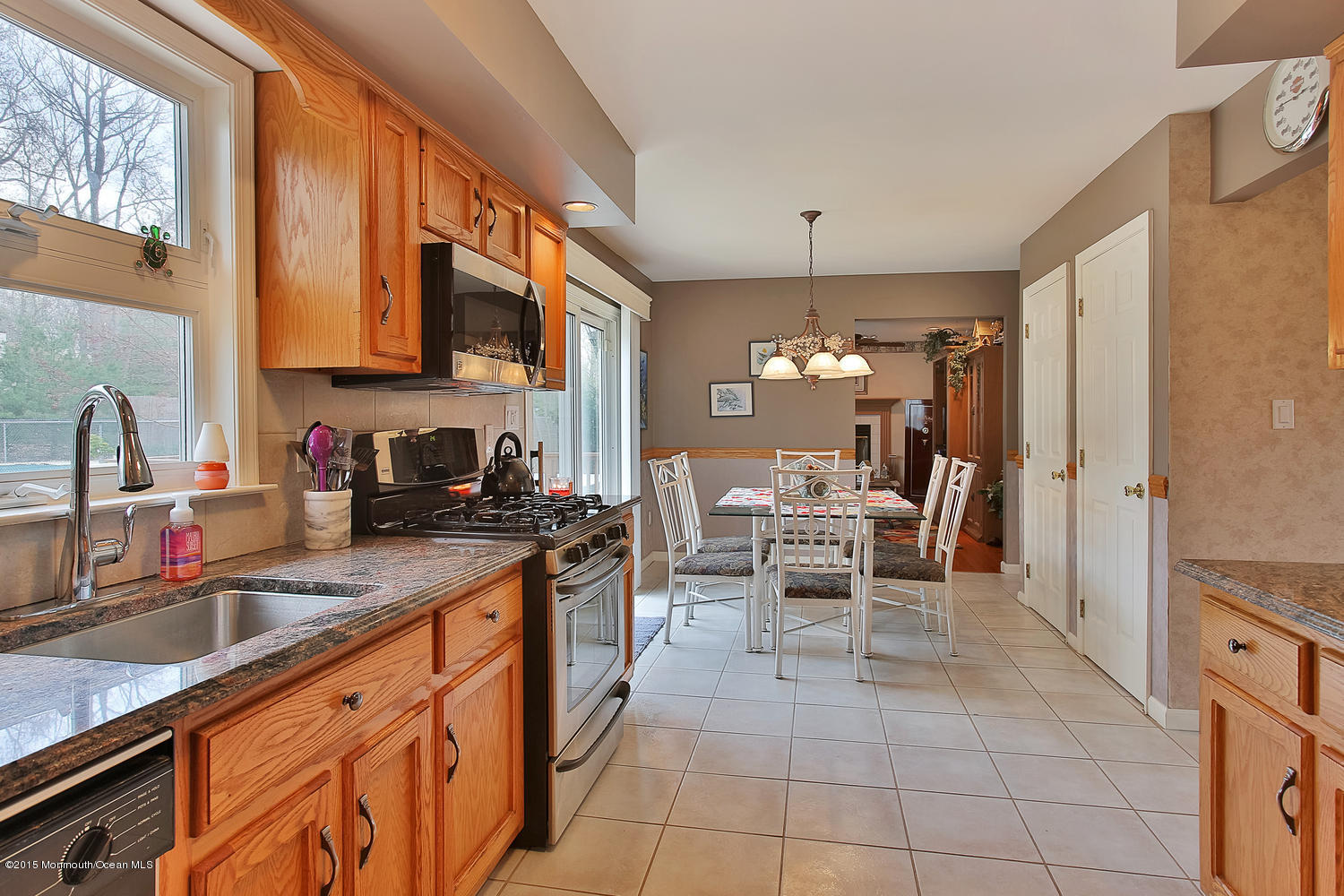 226 White Road Jackson, NJ 08527 - Photo 10 of 36 226 White St Jackson NJ 08527-large-006-