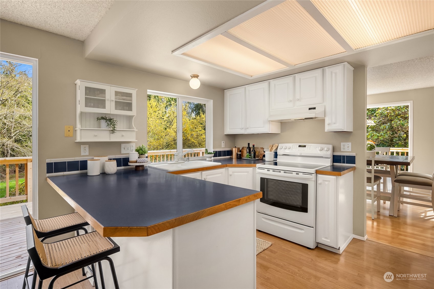 10219 Northeast Roberts Road Bainbridge Island, WA 98110 - Photo 12 of 35 Gallery Image 12