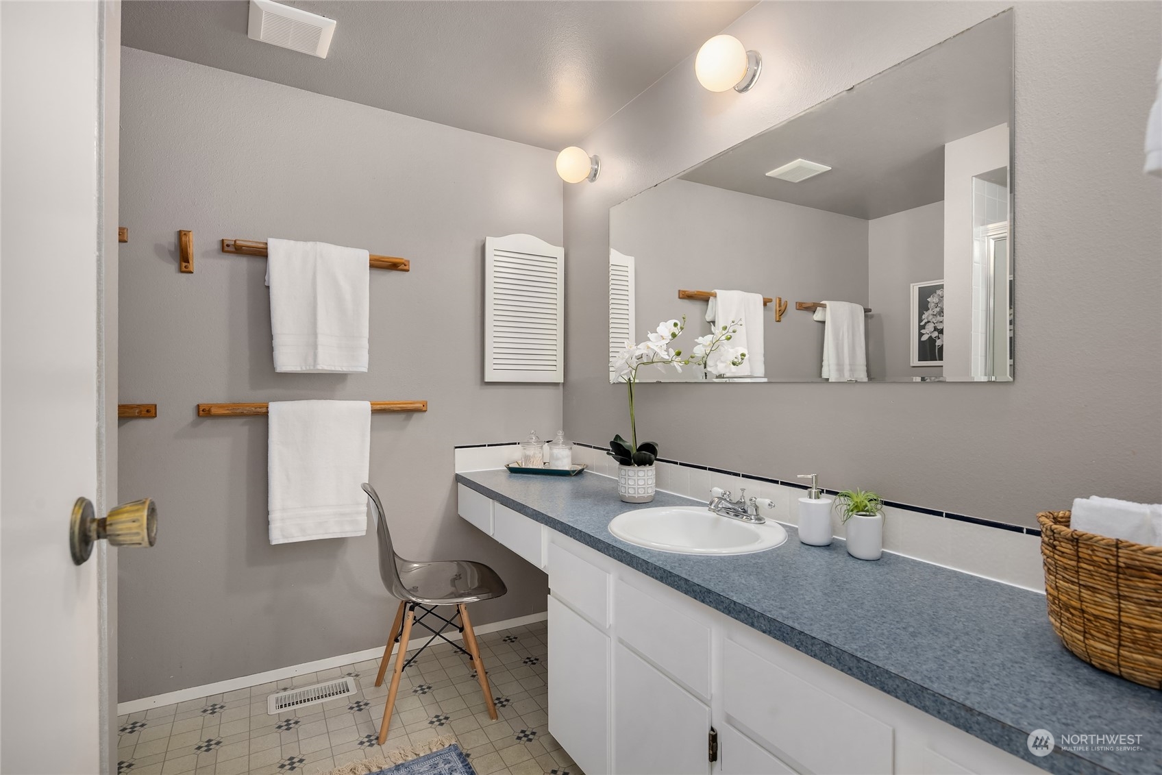 10219 Northeast Roberts Road Bainbridge Island, WA 98110 - Photo 16 of 35 Gallery Image 16