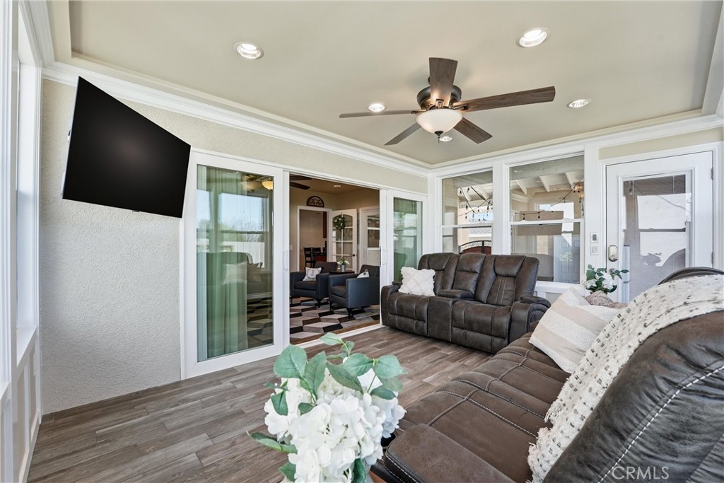 633 Laurel Avenue Brea, CA 92821 - Photo 14 of 61