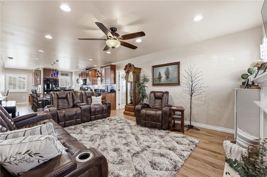 633 Laurel Avenue Brea, CA 92821 - Photo 7 of 61