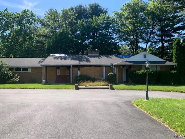 1810 Blue Barn Road Orefield, PA 18069 - Photo 2 of 4 a view of outdoor space with a swimming pool