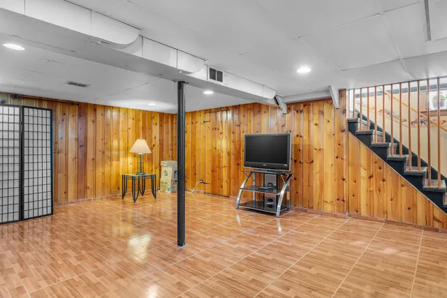 $339,000 | 1624 Boeger Avenue, Westchester, IL 60154