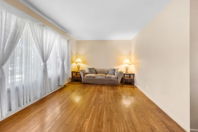 $339,000 | 1624 Boeger Avenue, Westchester, IL 60154