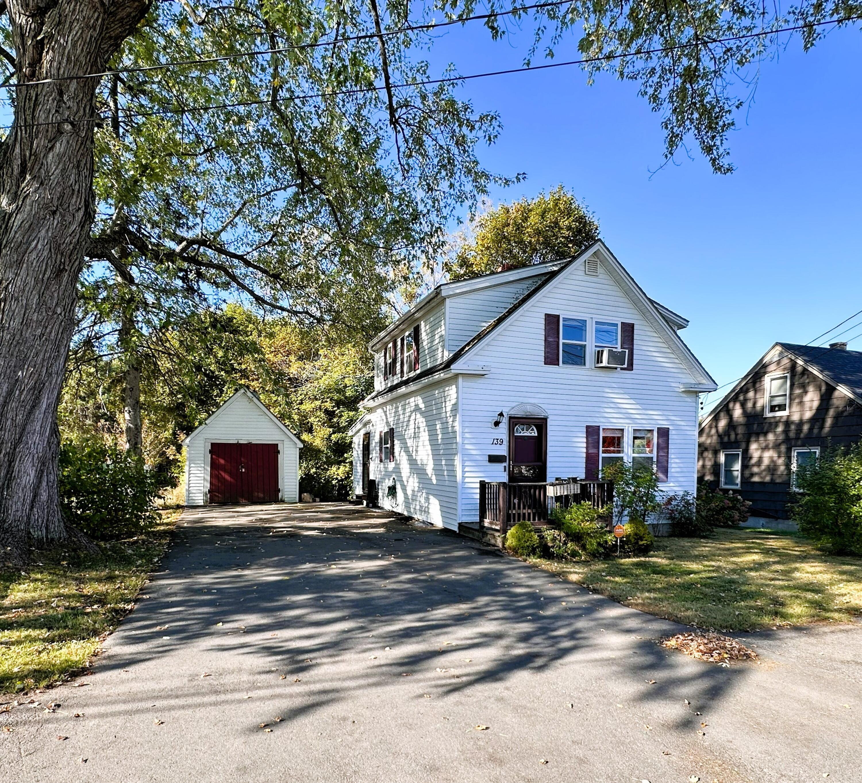 139 Chamberlain Street Brewer, ME 04412 - Photo 1 of 47 IMG_5382